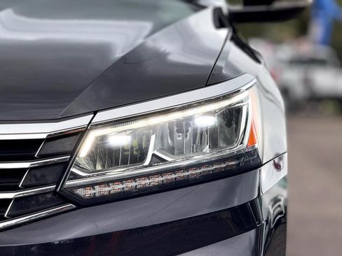 Used 2018 Volkswagen Passat 2.0T S image 9