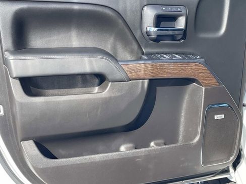 Used 2017 GMC Sierra 2500 Denali w/ Duramax Plus Package image 14