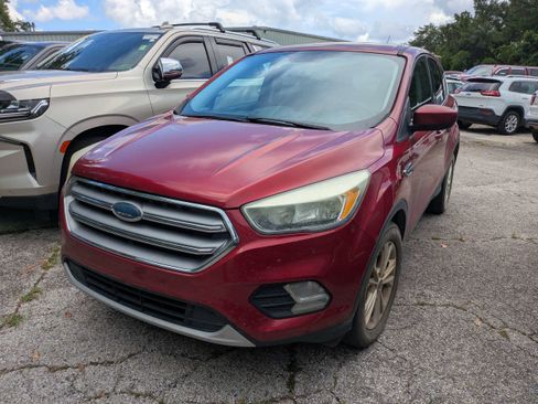 Used 2017 Ford Escape SE FWD image 3