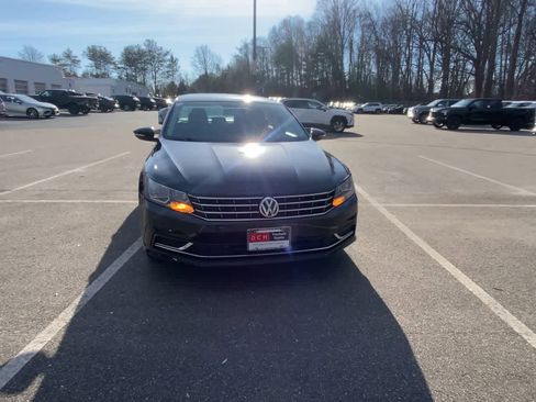 Used 2016 Volkswagen Passat 1.8T S image 10