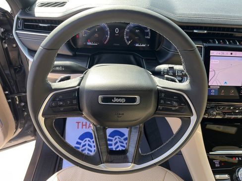 Used 2024 Jeep Grand Cherokee L Limited w/ Luxury Tech Group II image 7