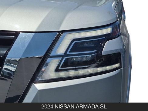 Used 2024 Nissan Armada SL w/ Captain's Chairs Package AWD/4WD image 10