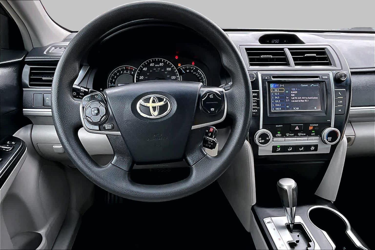 Used 2012 Toyota Camry LE FWD image 5