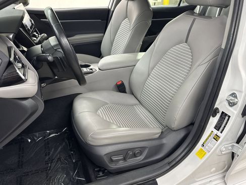 Used 2021 Toyota Camry SE FWD image 25