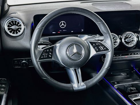 Used 2024 Mercedes-Benz GLB 250 w/ Exclusive Package image 18