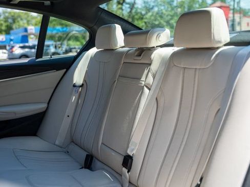 Used 2022 BMW 530i w/ Convenience Package RWD image 50