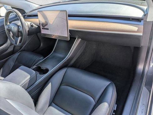 Used 2020 Tesla Model 3 Standard Range Plus image 23