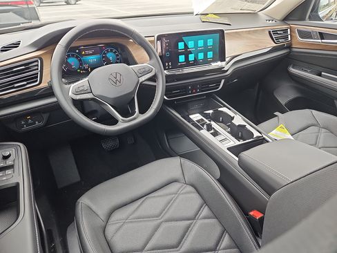 New 2026 Volkswagen Atlas SE image 6