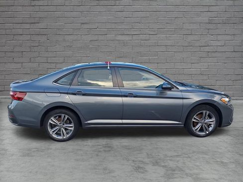 Used 2023 Volkswagen Jetta SE FWD image 13
