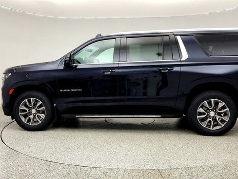 Used 2022 Chevrolet Suburban LT w/ LT Signature Plus Package AWD/4WD image 8