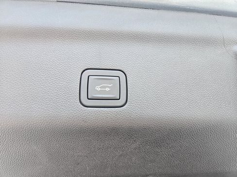 Used 2024 Chevrolet Tahoe Premier image 9