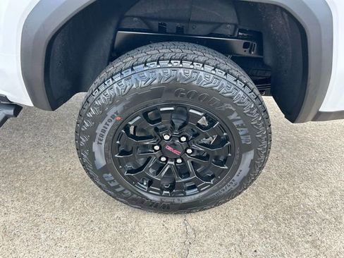 New 2026 GMC Canyon Elevation image 13