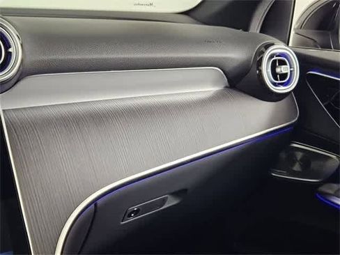 Used 2025 Mercedes-Benz GLC 300 4MATIC image 93