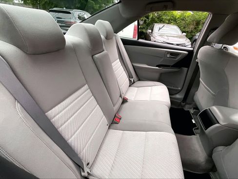 Used 2017 Toyota Camry LE FWD image 19