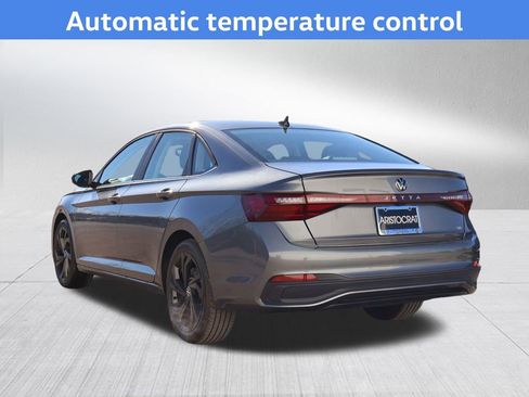 New 2026 Volkswagen Jetta SE image 6