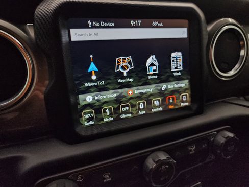 Used 2018 Jeep Wrangler Unlimited Sahara image 45