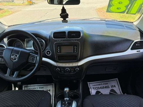 Used 2018 Dodge Journey SE FWD image 6