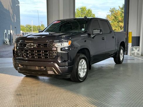 Used 2024 Chevrolet Silverado 1500 RST RWD image 2
