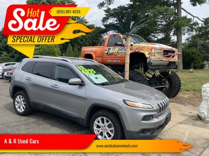 Used 2017 Jeep Cherokee Latitude w/ Comfort/Convenience Group