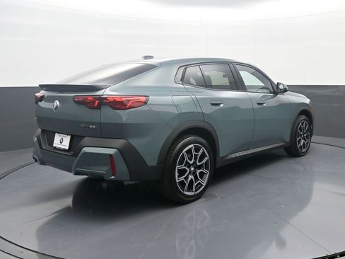 Used 2025 BMW X2 xDrive28i AWD/4WD image 7