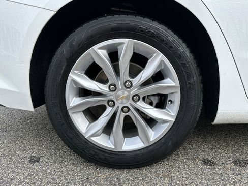 Used 2023 Chevrolet Malibu LT image 17