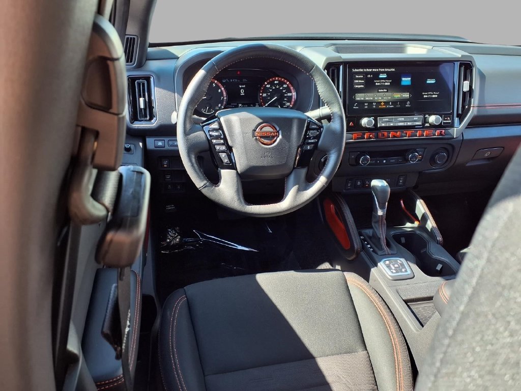 Used 2026 Nissan Frontier PRO-4X AWD/4WD image 4
