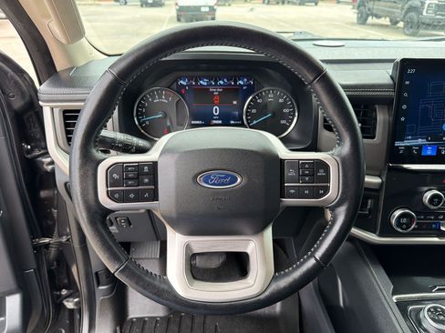 Used 2022 Ford Expedition XLT RWD image 16
