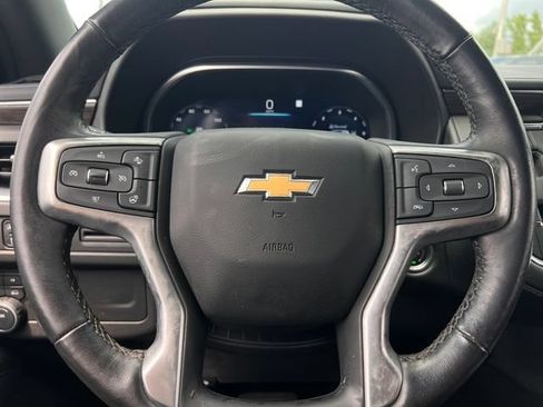 Used 2022 Chevrolet Suburban LT w/ Luxury Package AWD/4WD image 23