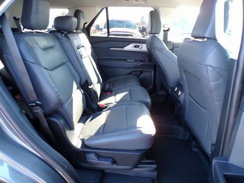 New 2026 Ford Explorer Active w/ Active Comfort Package image 12