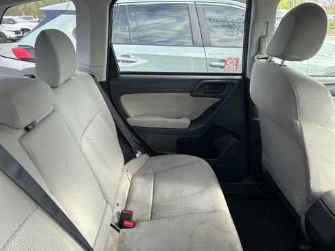 Used 2014 Subaru Forester 2.5i Premium w/ All-Weather Package image 5