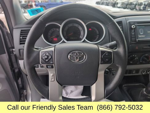 Used 2015 Toyota Tacoma 4x4 Access Cab w/ Convenience Package image 16