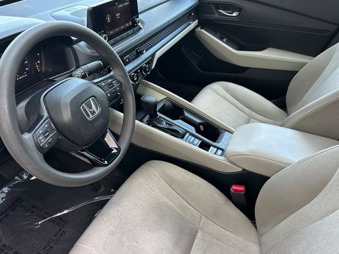 Used 2025 Honda Accord SE image 4