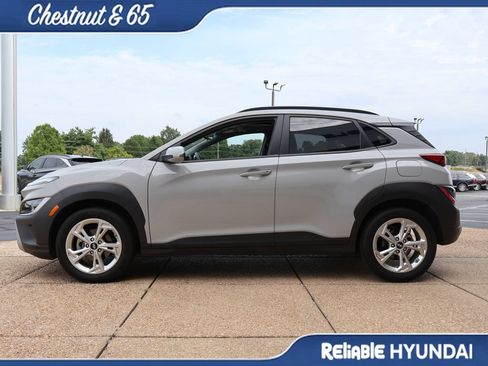 Used 2023 Hyundai Kona SEL w/ Convenience Package FWD image 3