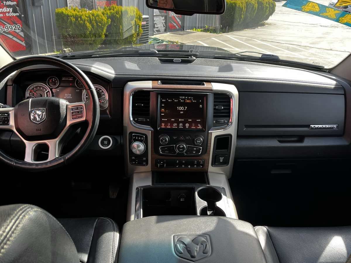 Used 2015 RAM 1500 Laramie AWD/4WD image 9
