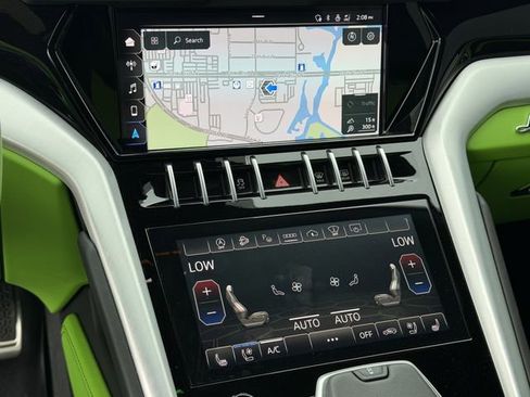 Used 2022 Lamborghini Urus image 16