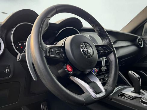 Used 2023 Alfa Romeo Stelvio Sprint image 40