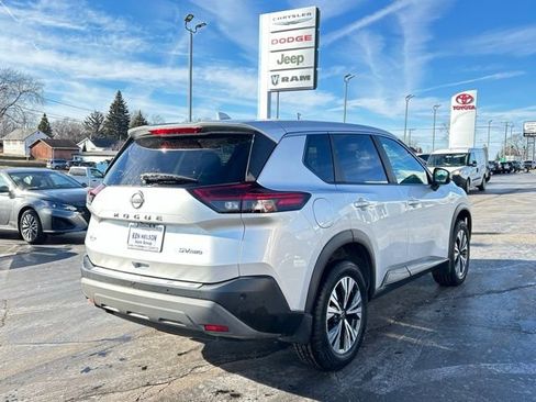 Used 2023 Nissan Rogue SV image 10
