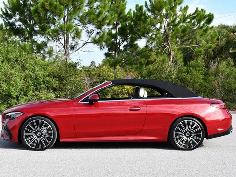 Used 2024 Mercedes-Benz CLE 300 4MATIC Cabriolet image 36