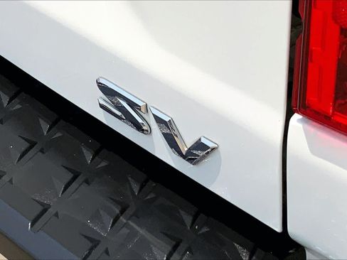 Used 2017 Nissan Titan SV RWD image 9