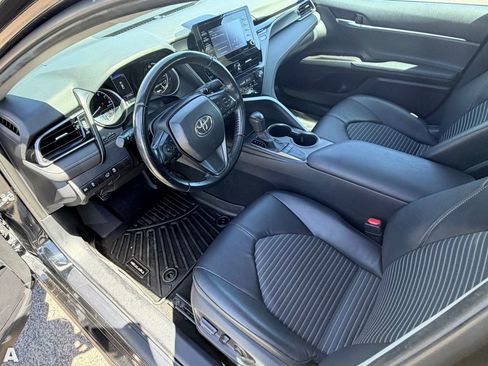 Used 2023 Toyota Camry SE FWD image 11