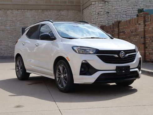 Used 2020 Buick Encore GX Select w/ Sport Touring Package FWD image 2