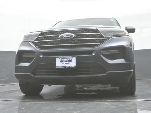 Used 2022 Ford Explorer XLT image 40