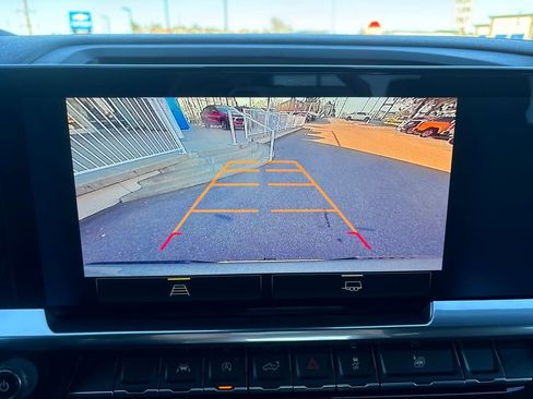 Used 2023 Chevrolet Silverado 1500 LT image 20