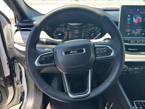 Used 2025 Jeep Compass Limited AWD/4WD image 28