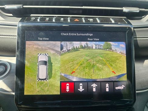 Used 2023 Jeep Grand Cherokee L Limited w/ Luxury Tech Group II AWD/4WD image 21
