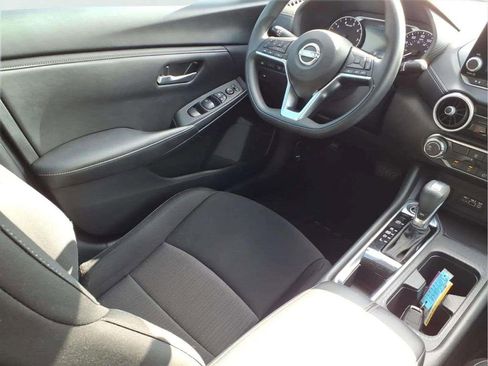 Used 2024 Nissan Sentra SV FWD image 10
