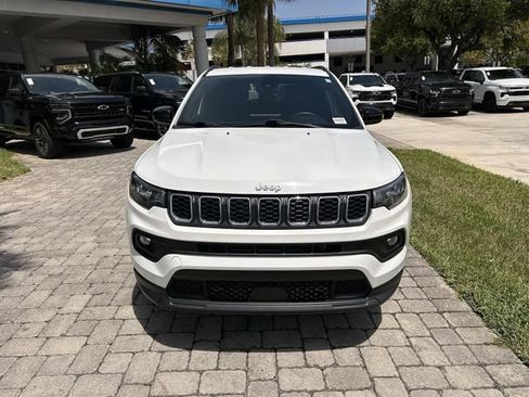 Used 2024 Jeep Compass Latitude AWD/4WD image 18