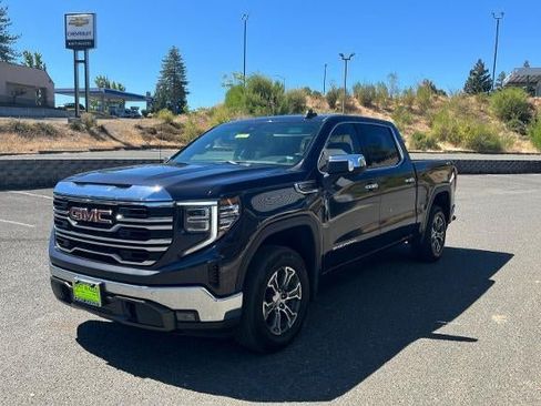 Used 2025 GMC Sierra 1500 SLT AWD/4WD image 14