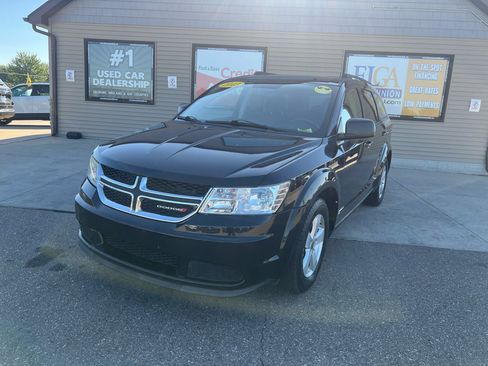 Used 2013 Dodge Journey SE image 1
