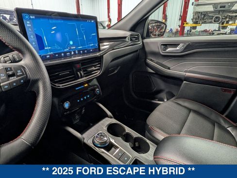 Certified 2025 Ford Escape ST-Line w/ Equipment Group 301A image 31